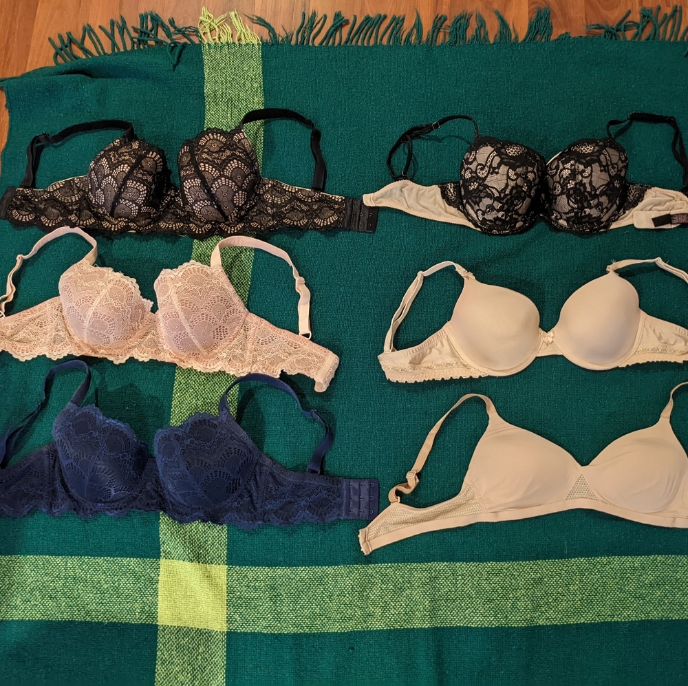 6 bras 32D